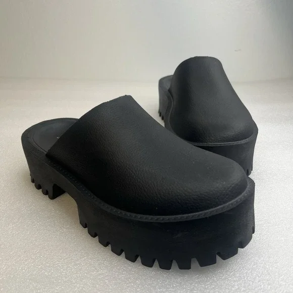 JEFFREY CAMPBELL Bae Clogg Black Lug Sole Platform Slip On Clogs Mules Size 6 - Picture 2 of 13
